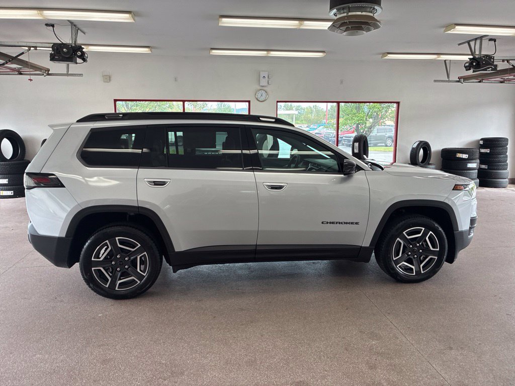 New 2026 Jeep Cherokee Limited AWD/4WD image 31
