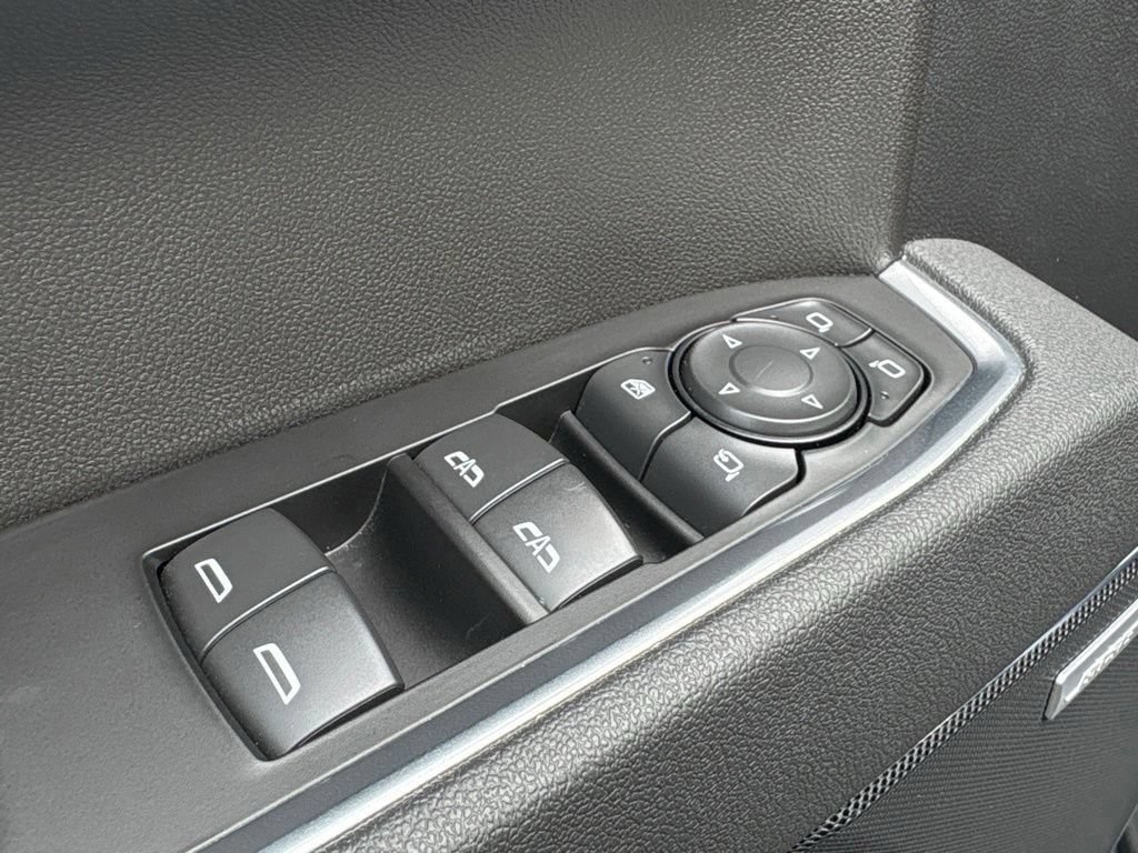 Used 2026 Chevrolet Silverado 1500 LT Trail Boss w/ Convenience Package II AWD/4WD image 15
