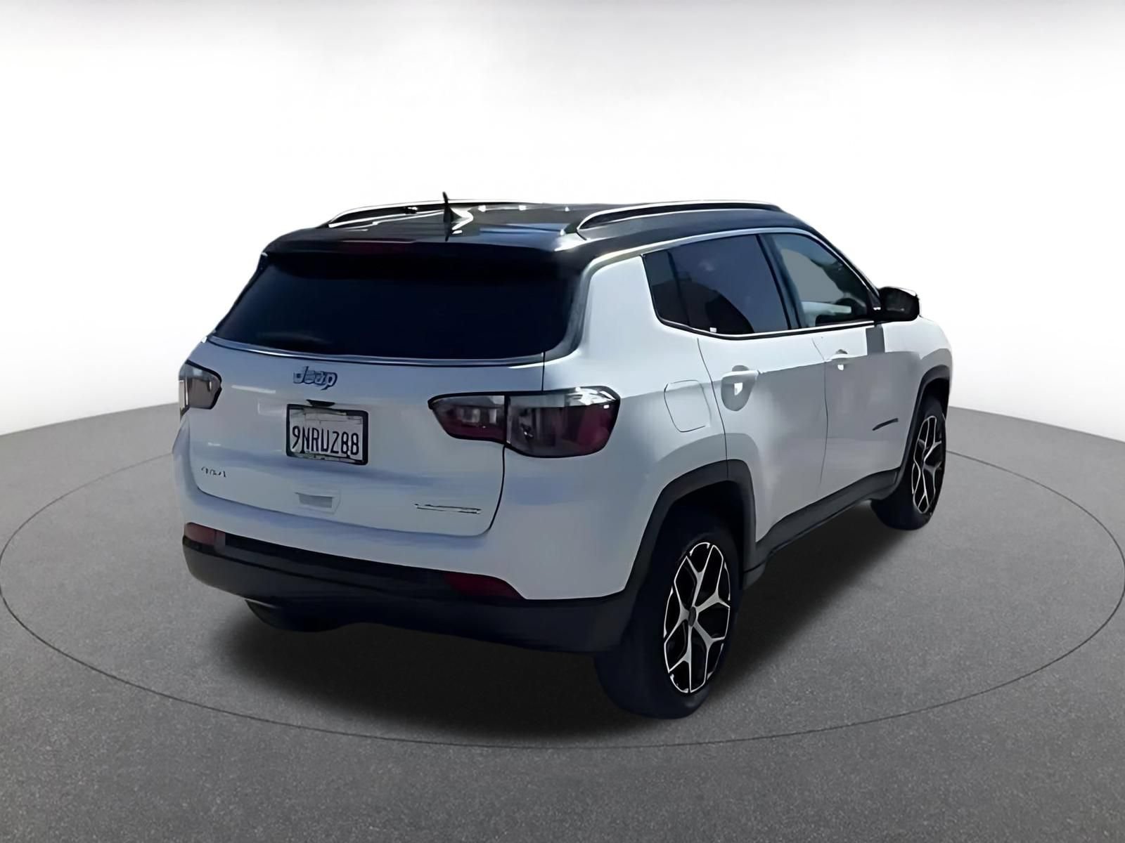 Used 2025 Jeep Compass Limited AWD/4WD image 13