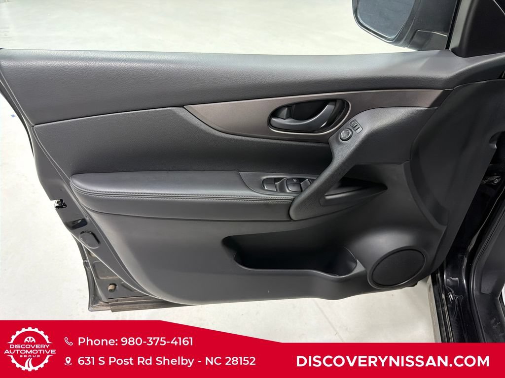 Certified 2017 Nissan Rogue Sport S w/ S Appearance Package FWD image 9