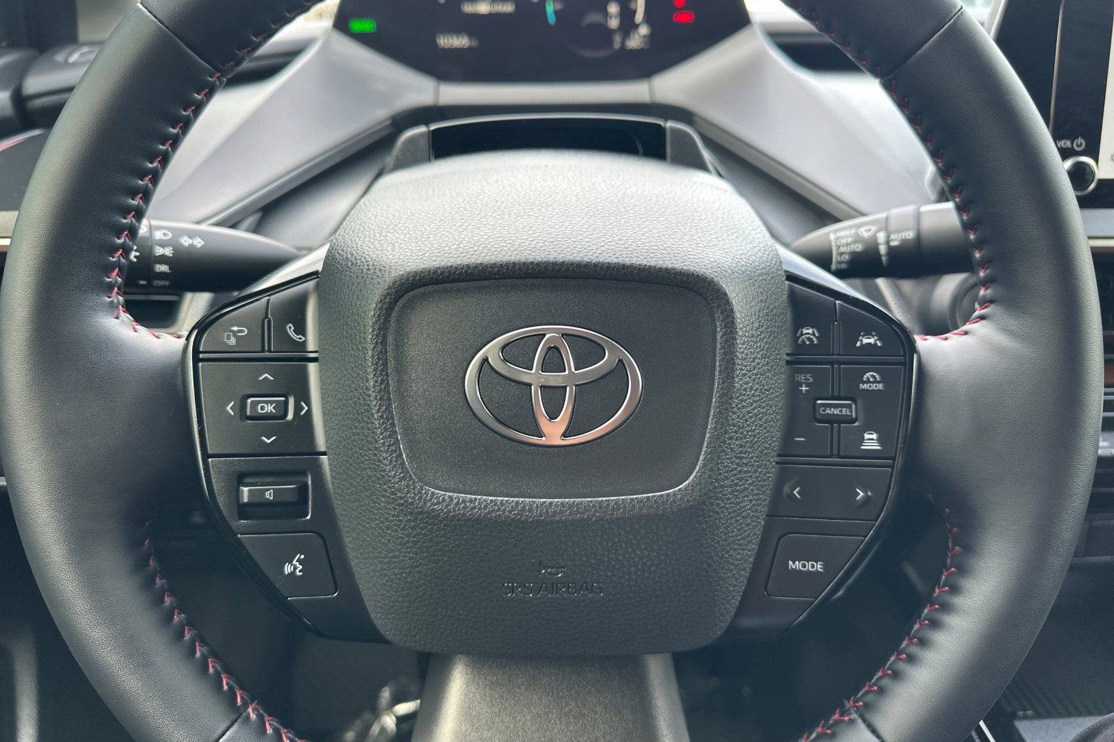 Used 2026 Toyota Prius Plug-In Hybrid FWD image 24