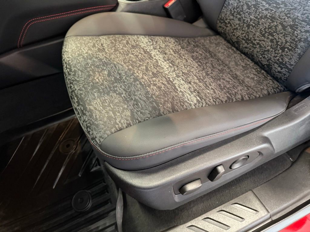 Used 2024 Chevrolet Colorado Z71 w/ Z71 Convenience Package 2 image 20