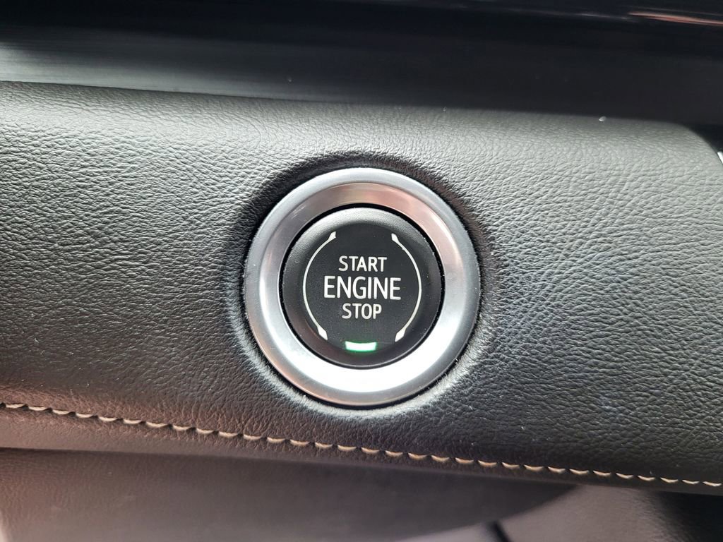 Used 2021 Cadillac Escalade Premium Luxury image 23