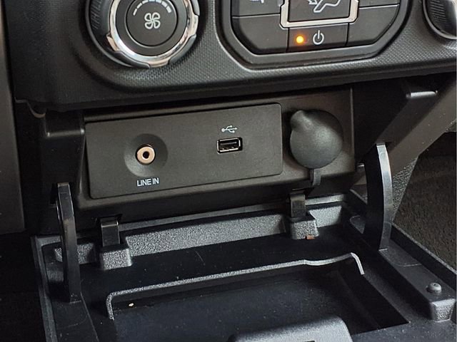 Used 2013 Ford F150 XLT w/ XLT Chrome Pkg image 11