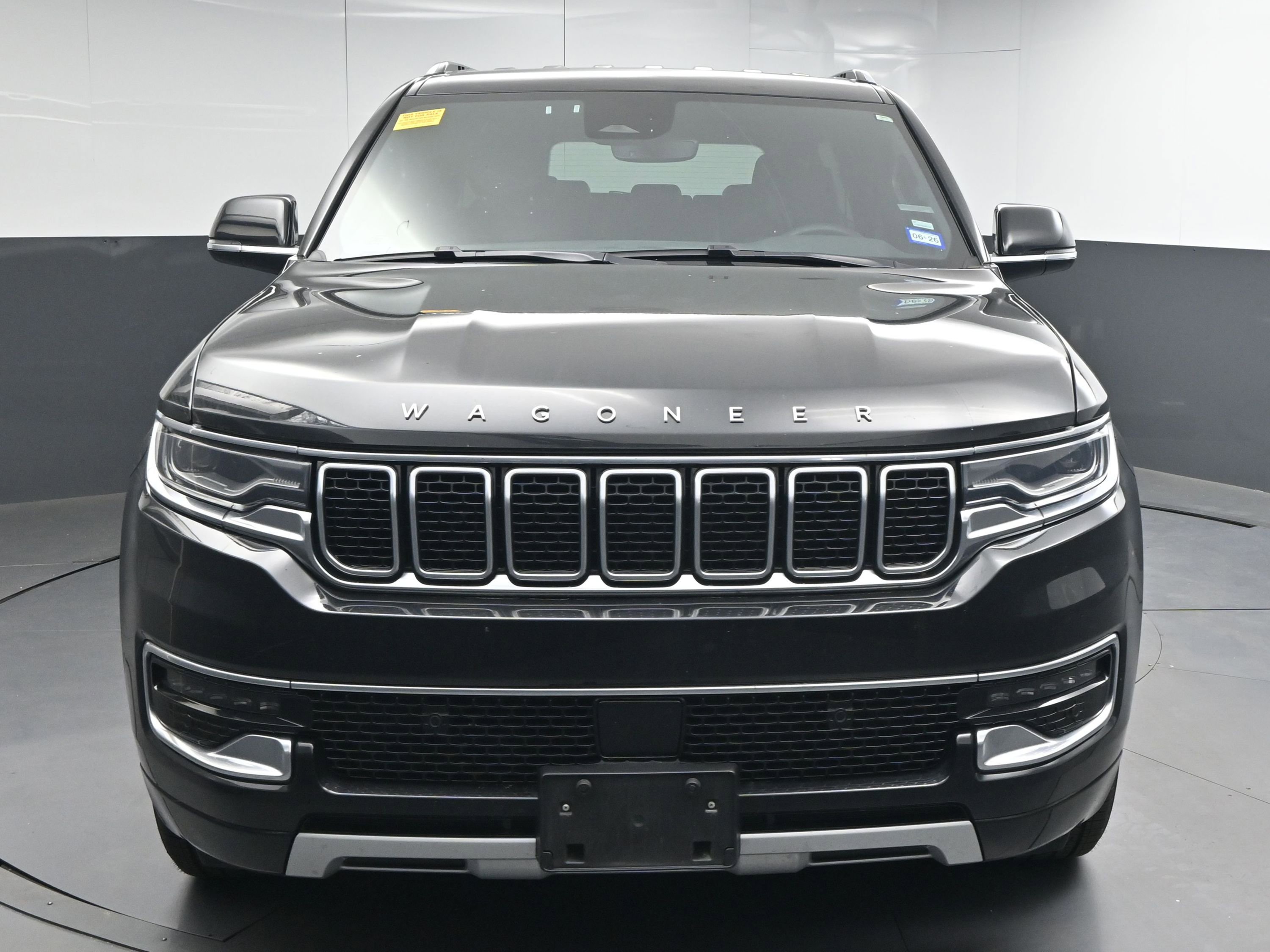 Used 2024 Jeep Wagoneer L Series II w/ Flexible Seating Group image 2