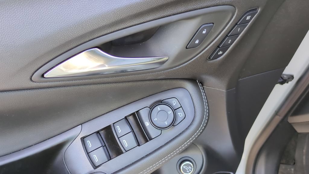 Used 2024 Buick Encore GX Avenir w/ Avenir Convenience Package FWD image 14
