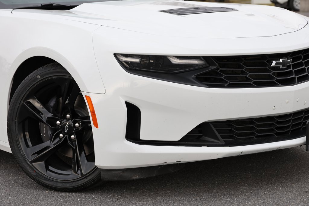 Used 2022 Chevrolet Camaro LT w/ Technology Package image 6