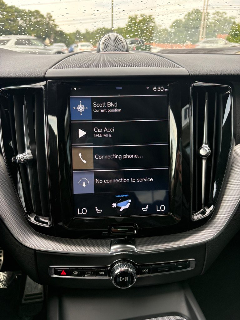 Used 2019 Volvo XC60 T8 R-Design w/ Protection Package Premier AWD/4WD image 12