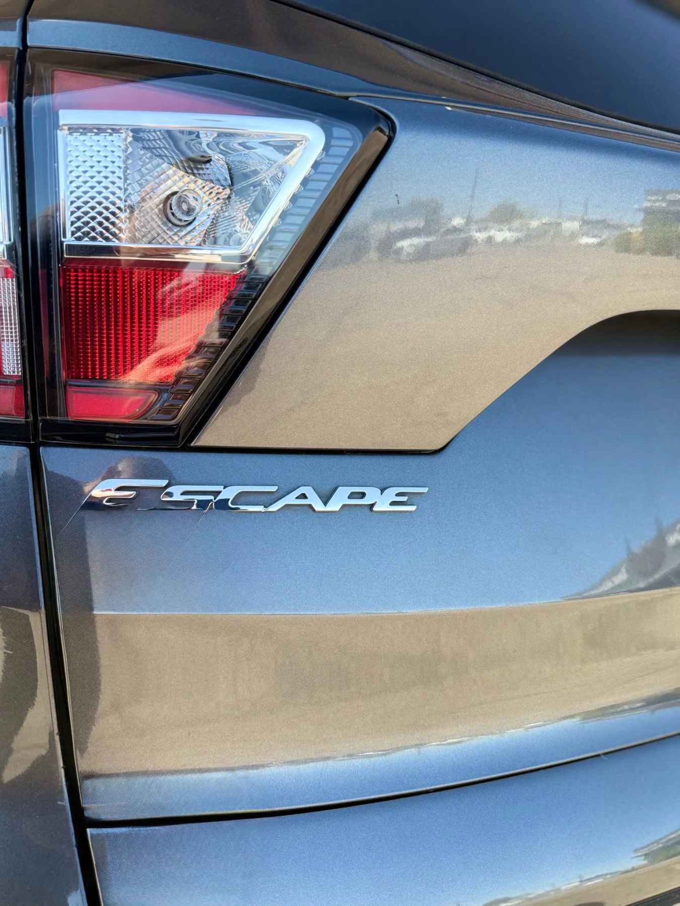 Used 2018 Ford Escape SE w/ Ford Safe & Smart Package image 30