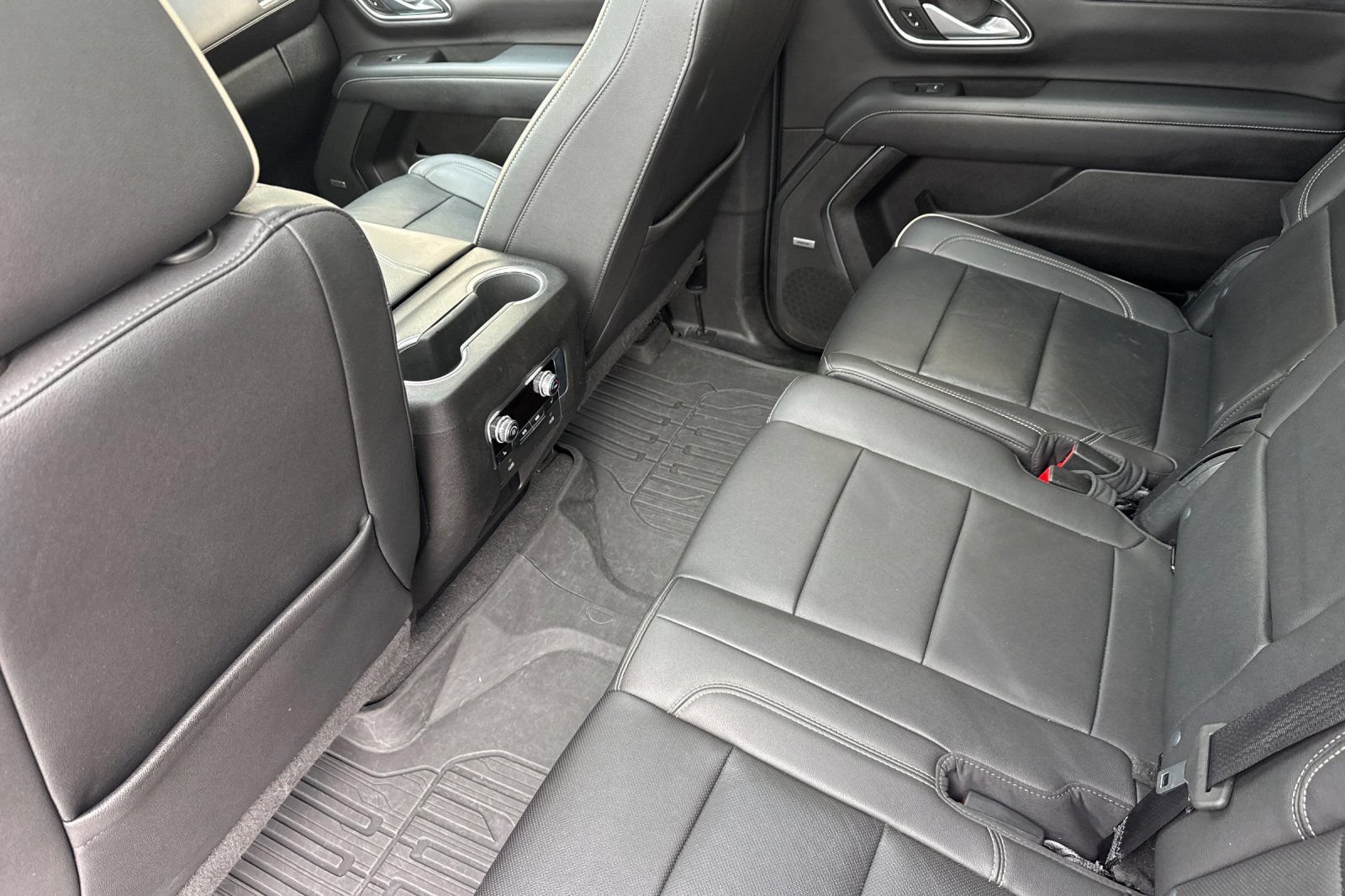 Used 2022 GMC Yukon XL SLT w/ SLT Premium Package AWD/4WD image 12