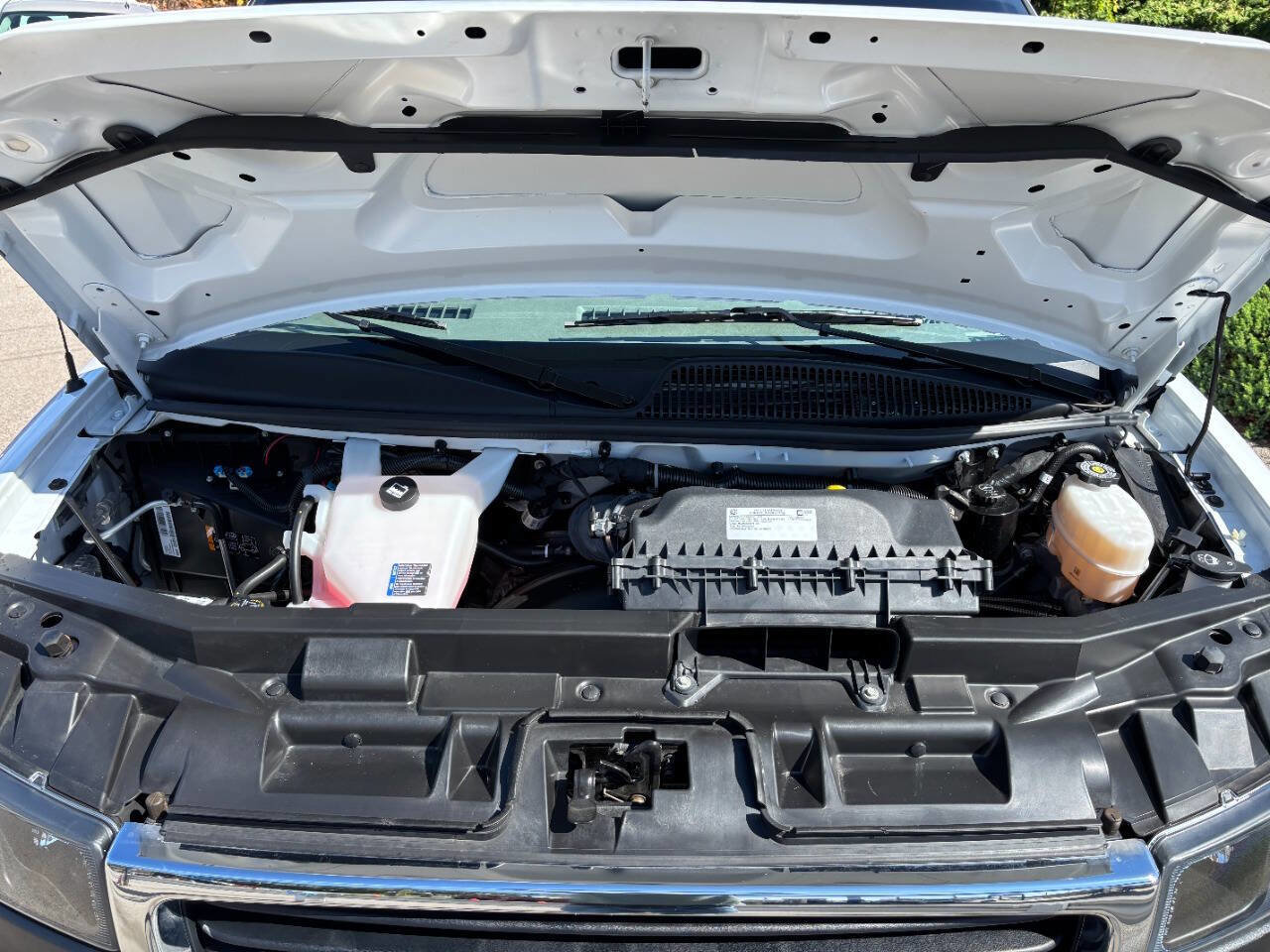 Used 2024 GMC Savana 2500 w/ Driver Convenience Package image 13