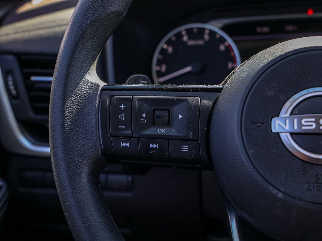 Used 2023 Nissan Rogue SV image 26