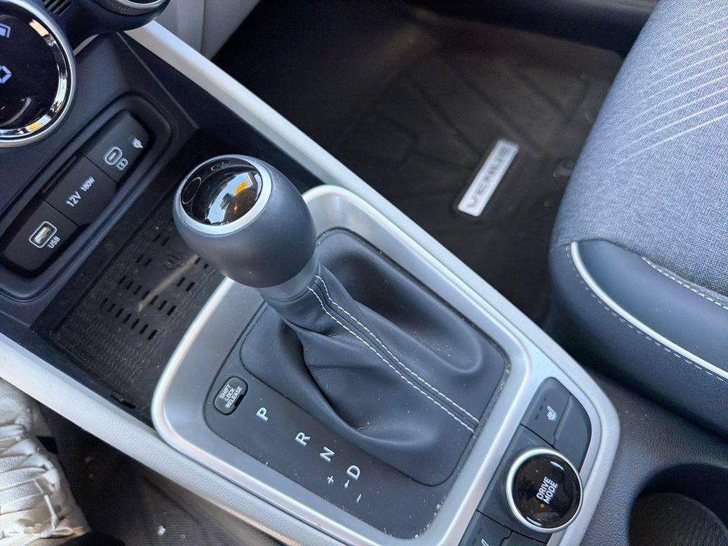 Certified 2025 Hyundai Venue Limited FWD image 23