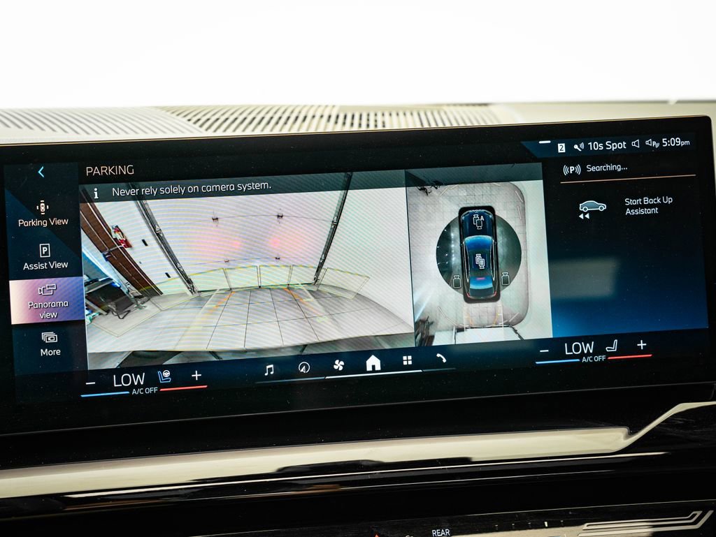 Certified 2025 BMW 530i xDrive AWD/4WD image 34