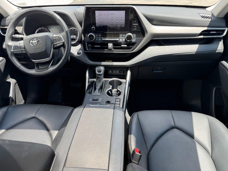 Certified 2024 Toyota Highlander XLE image 11