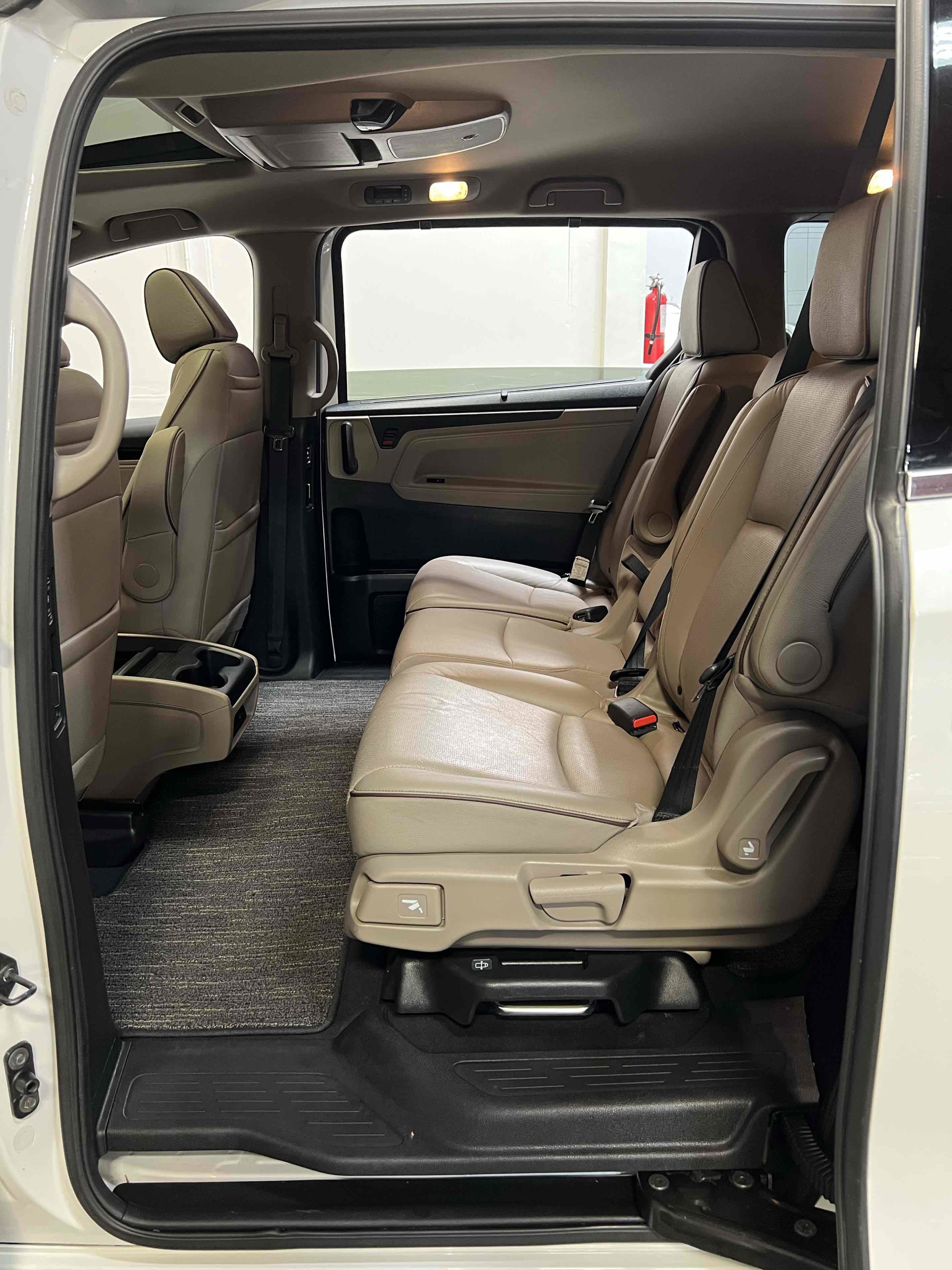Used 2023 Honda Odyssey Elite image 31