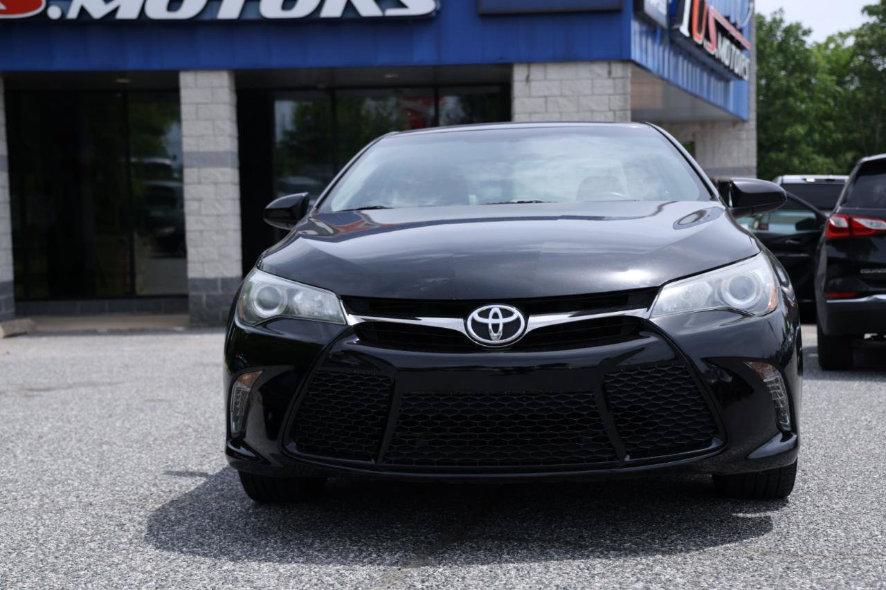 Used 2017 Toyota Camry XSE FWD image 2