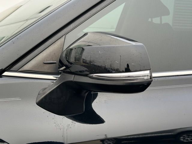 Used 2021 Toyota Highlander L image 10