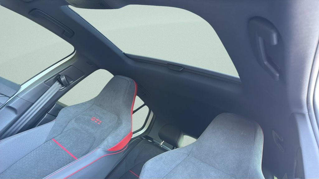 New 2026 Volkswagen GTI SE FWD image 16