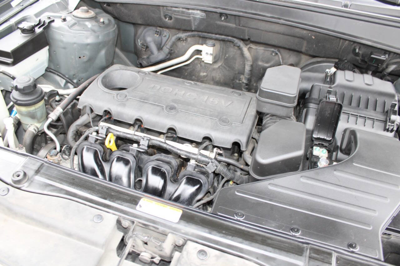 Used 2011 Hyundai Santa Fe Limited image 26