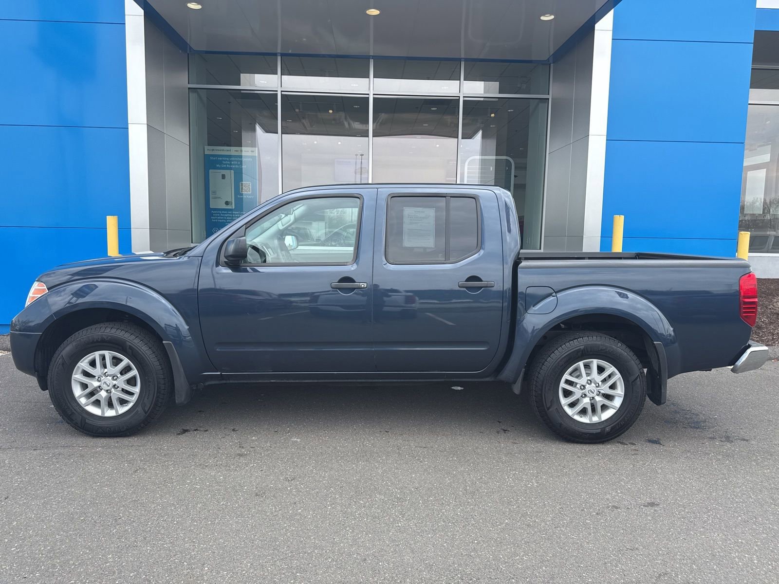 Used 2019 Nissan Frontier SV image 9