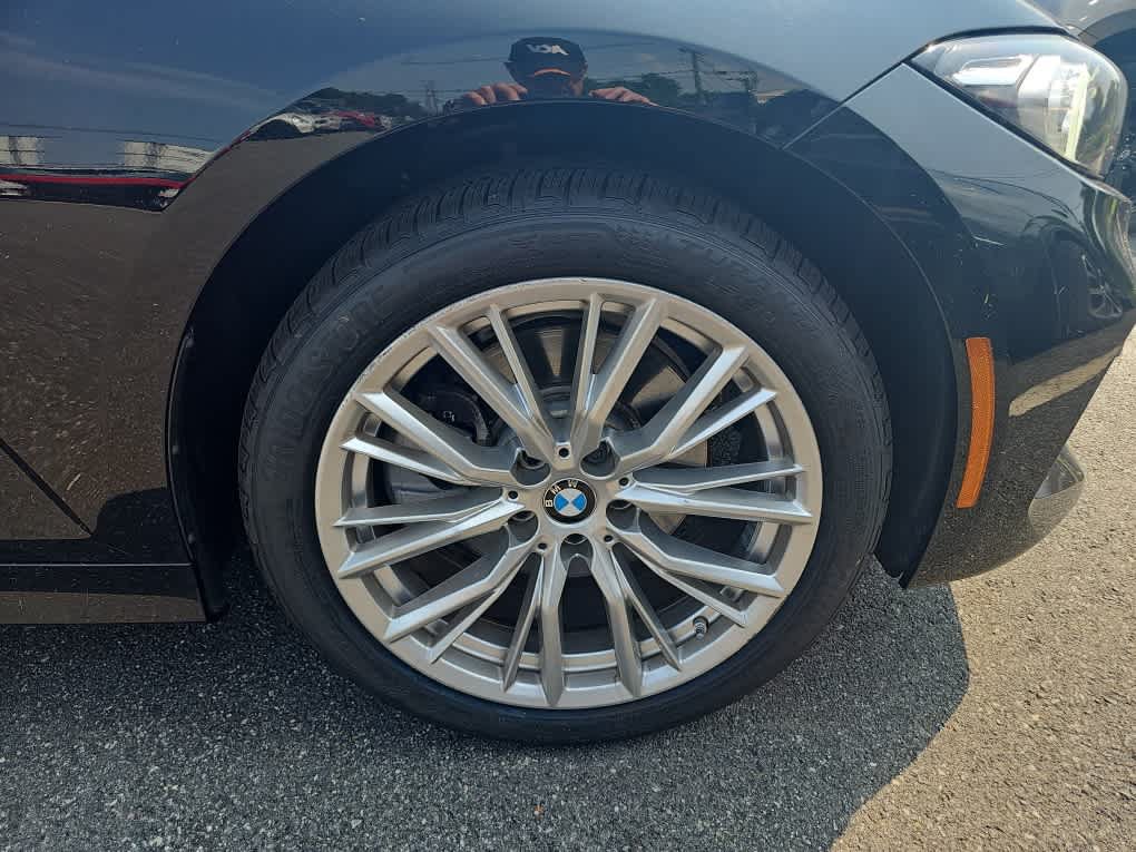 Used 2023 BMW 330i xDrive Sedan w/ Driving Assistance Package AWD/4WD image 16