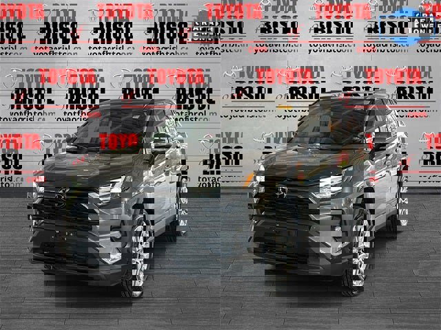 Used 2023 Toyota RAV4 XLE Premium image 8