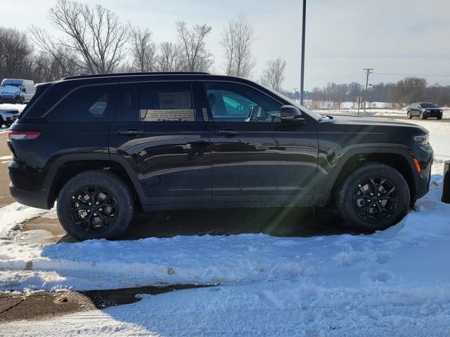 New 2026 Jeep Grand Cherokee Altitude AWD/4WD image 8