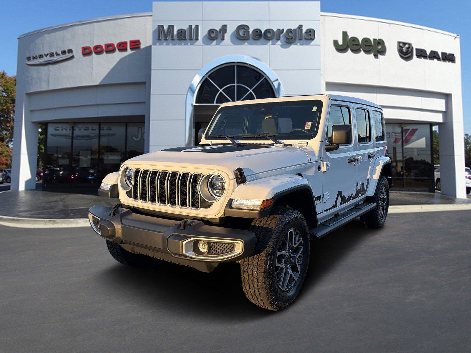 Used 2025 Jeep Wrangler Unlimited Sahara w/ Safety Group AWD/4WD image 1