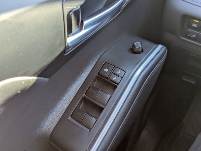 Used 2023 Toyota Highlander XLE image 27