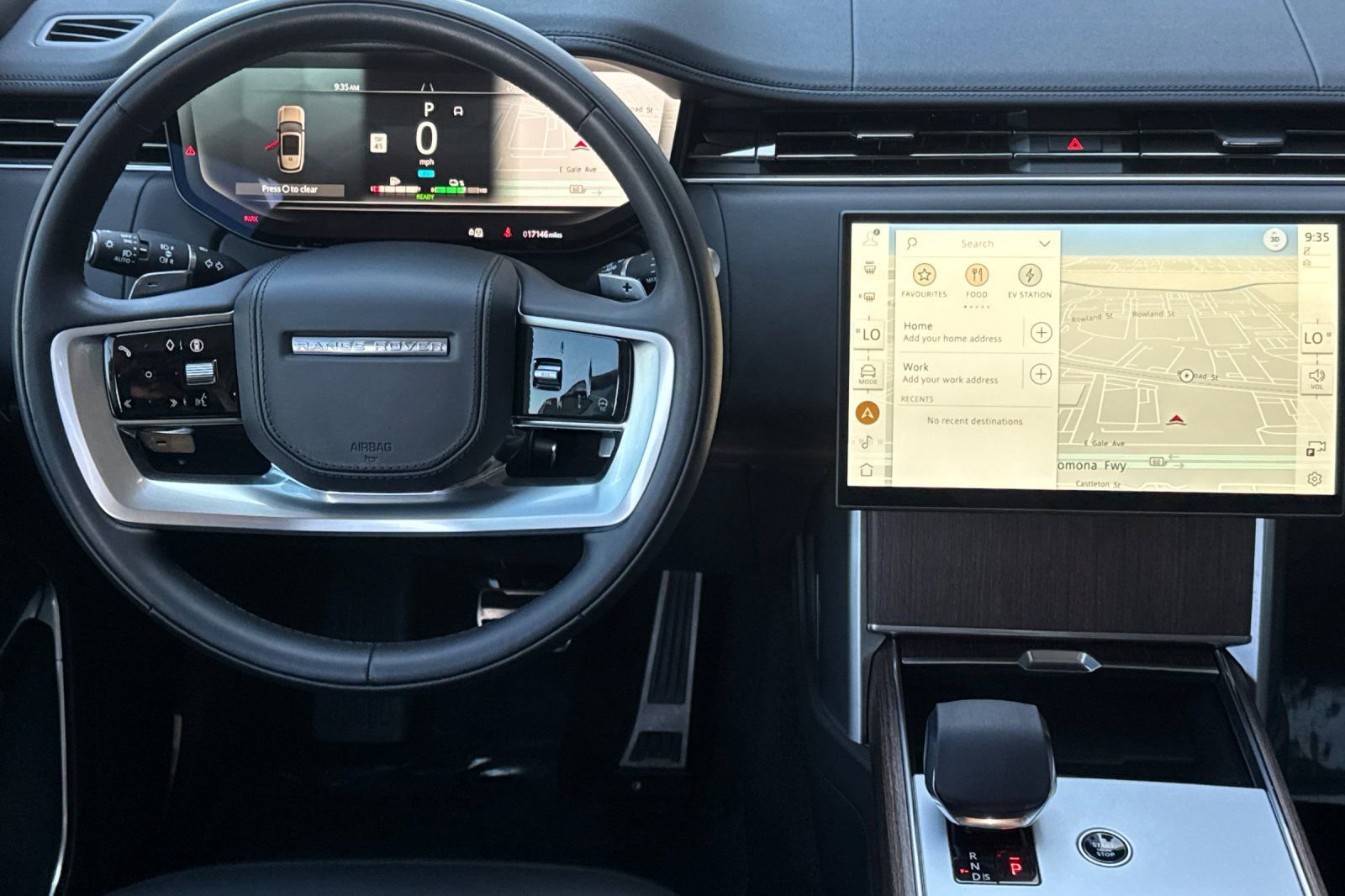 Certified 2025 Land Rover Range Rover SE AWD/4WD image 15