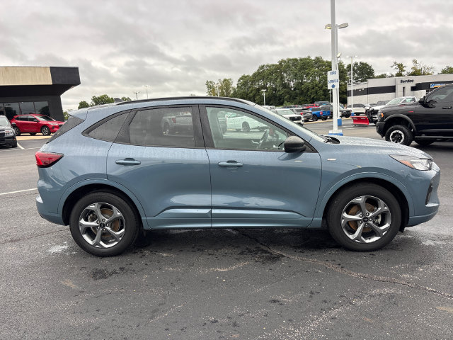 Certified 2023 Ford Escape ST-Line w/ Tech Pack #1 AWD/4WD image 8