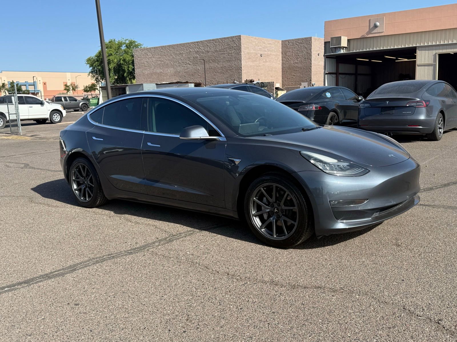 Used 2019 Tesla Model 3 Standard Range Plus image 3