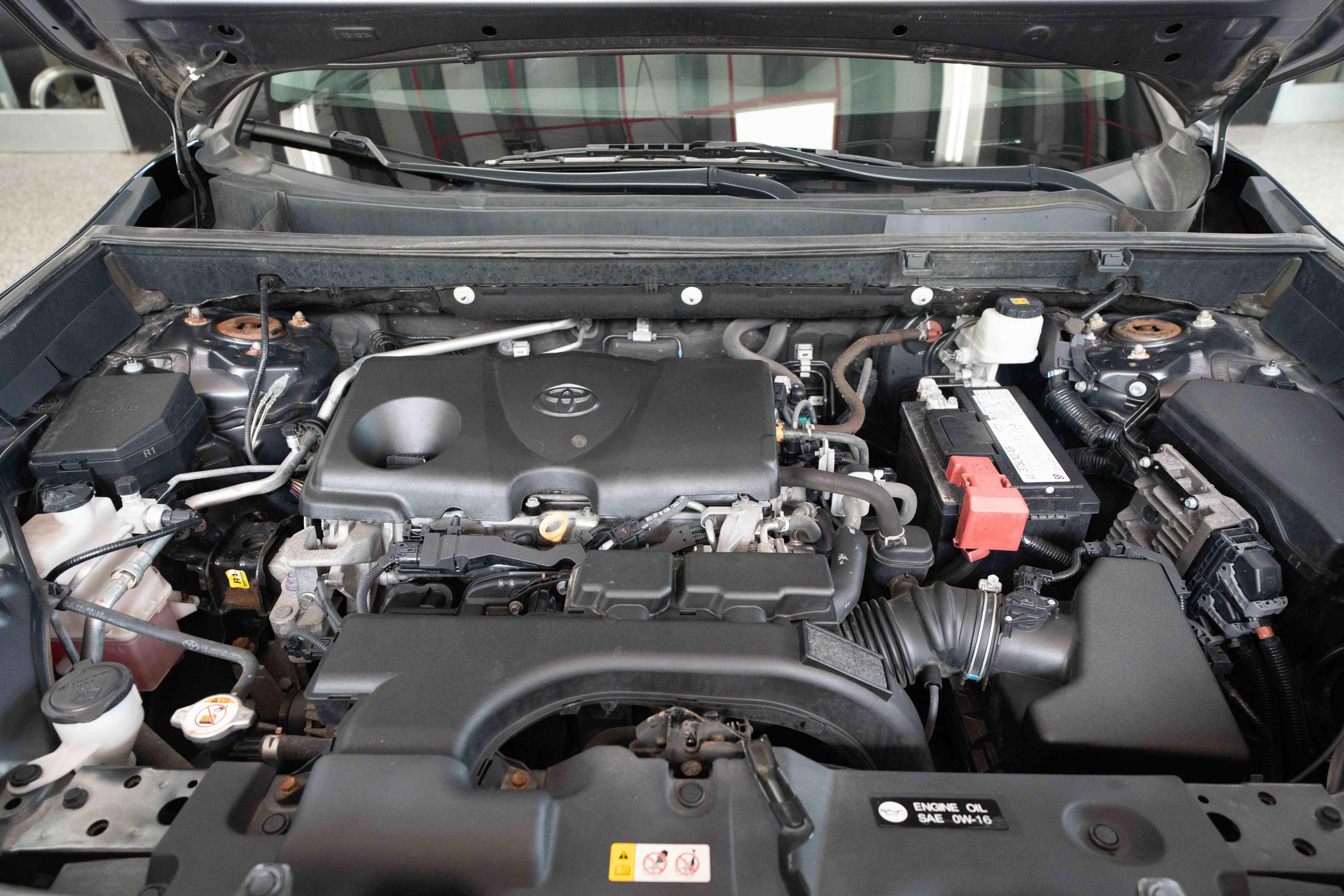 Used 2019 Toyota RAV4 LE w/ Carpet Mat Package FWD image 31