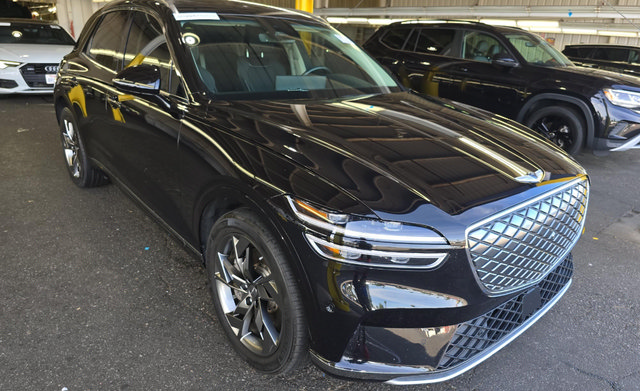 Used 2024 Genesis Electrified GV70 AWD/4WD image 2