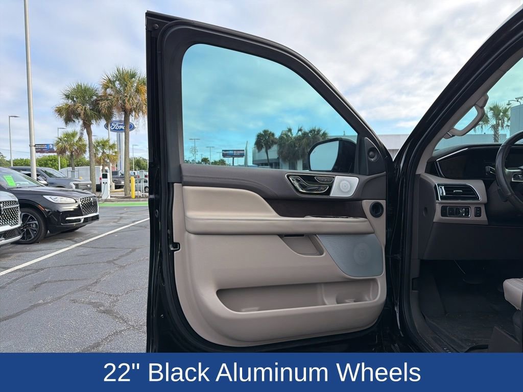 Used 2023 Lincoln Navigator L Reserve AWD/4WD image 10