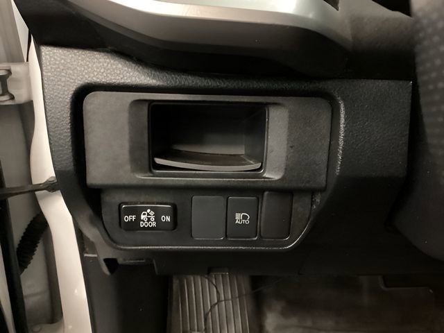 Used 2019 Toyota Tacoma SR5 AWD/4WD image 15