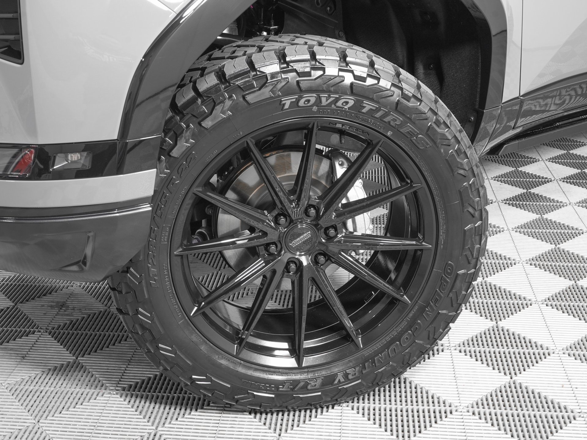 Used 2025 Lexus GX 550 image 34