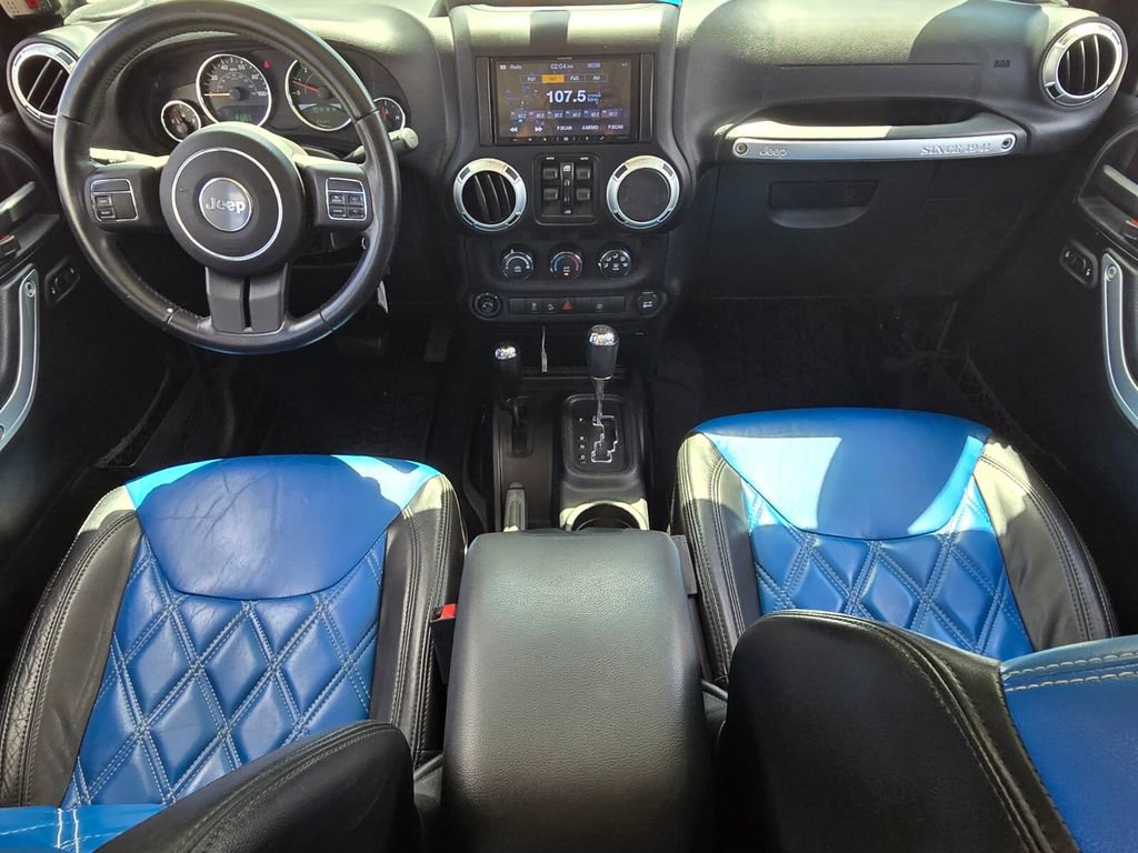 Used 2018 Jeep Wrangler Unlimited Sahara AWD/4WD image 13