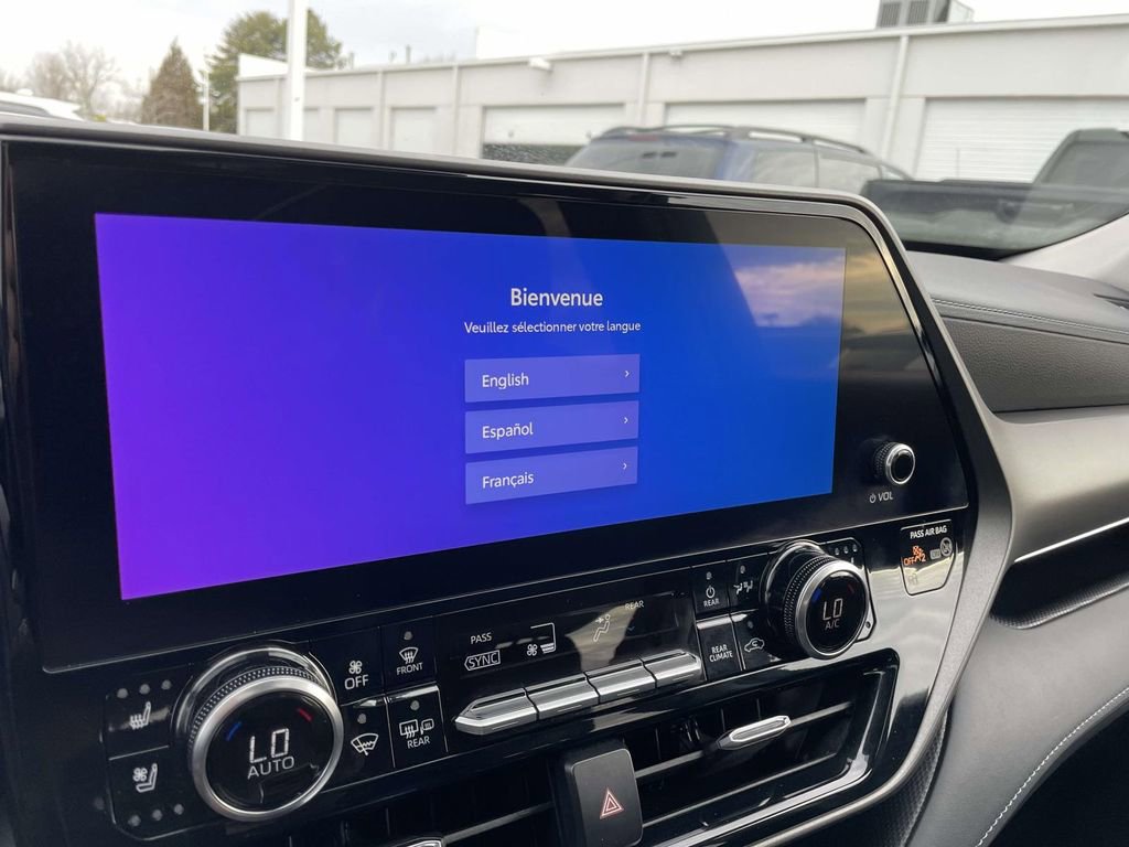 Used 2023 Toyota Highlander Limited image 41