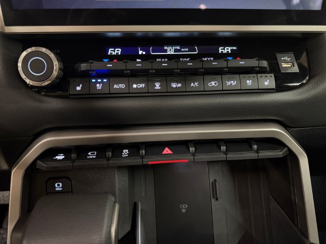 Used 2025 Toyota Sequoia Limited w/ Tow Technology Package AWD/4WD image 28