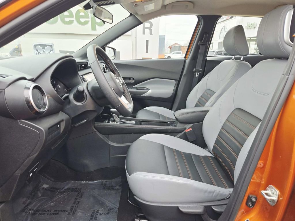 Used 2023 Nissan Kicks SR w/ SR Premium Package image 11