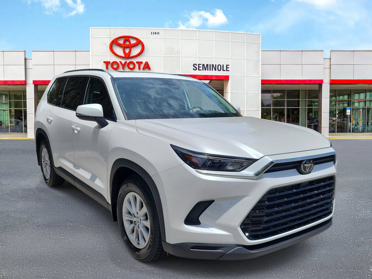 Used 2024 Toyota Grand Highlander AWD Hybrid image 2