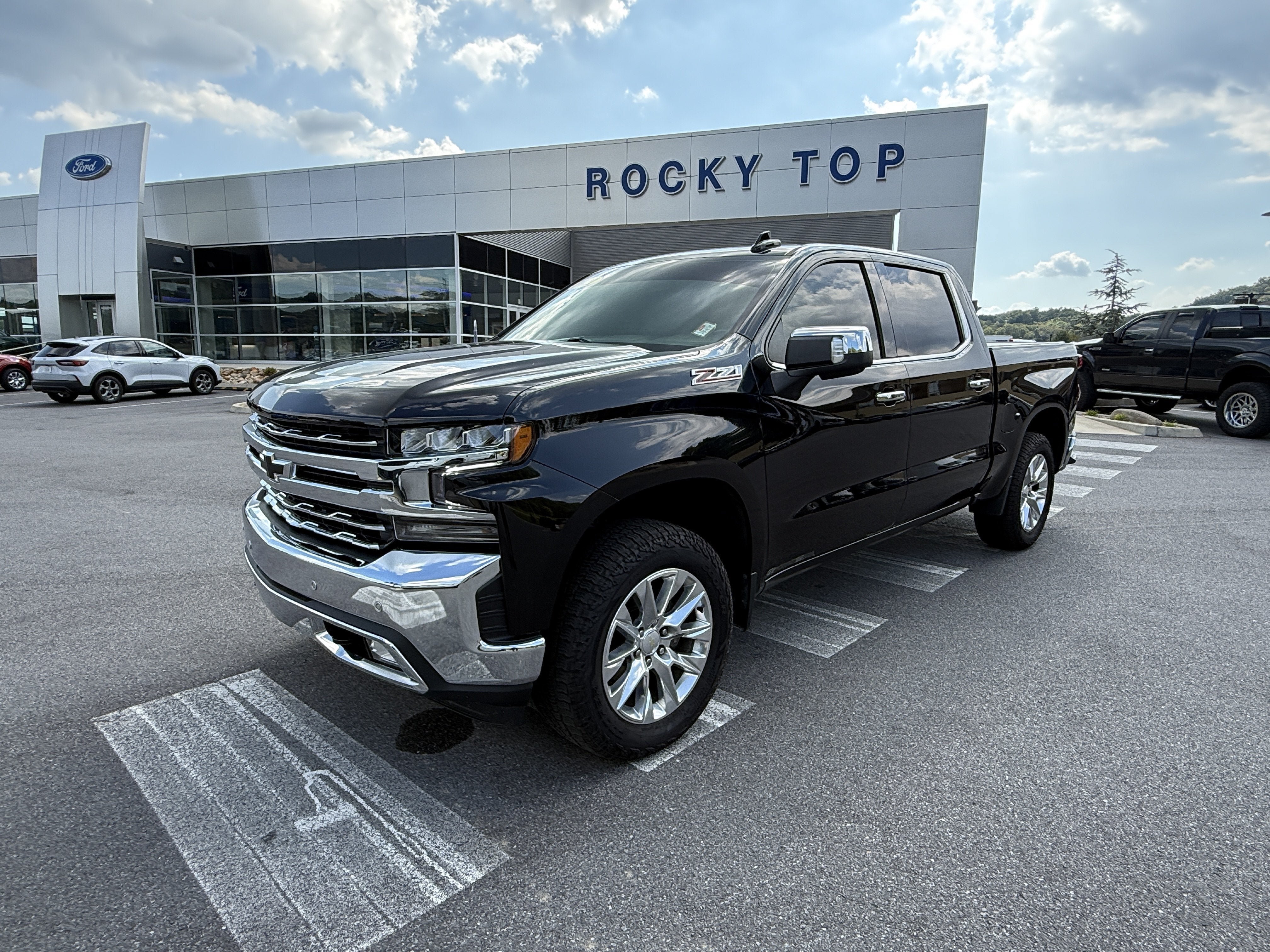 Used 2021 Chevrolet Silverado 1500 LTZ AWD/4WD image 1