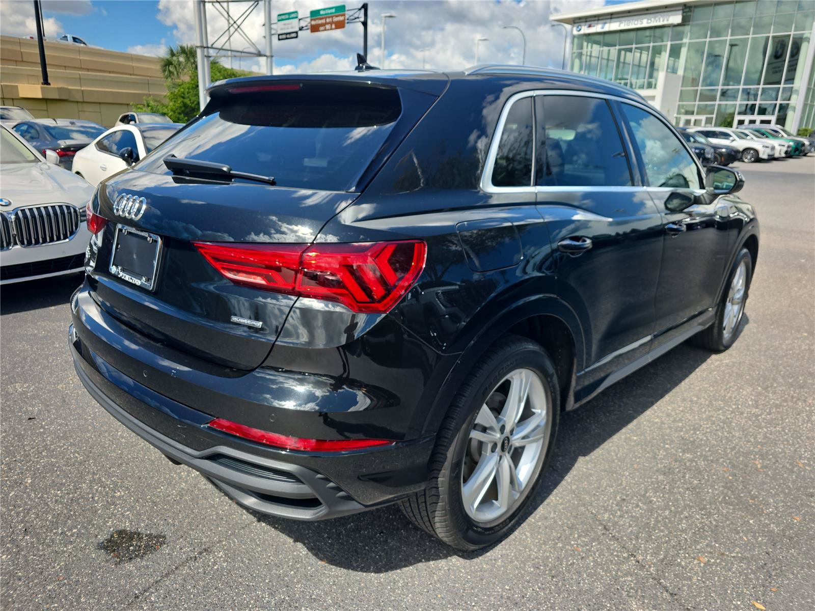 Used 2023 Audi Q3 2.0T Premium Plus w/ Premium Plus Package AWD/4WD image 2