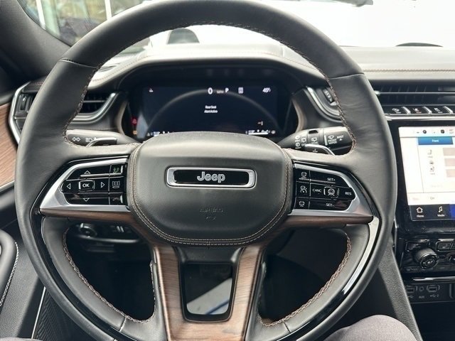 Used 2025 Jeep Grand Cherokee L Summit w/ Obsidian Package image 29