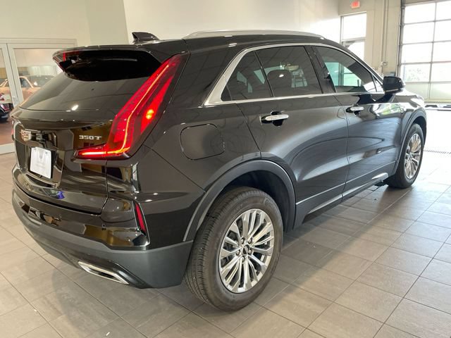 Used 2024 Cadillac XT4 Premium Luxury w/ Technology Package FWD image 6