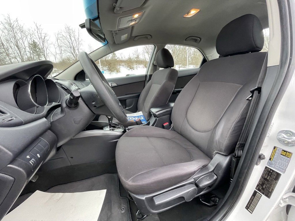 Used 2013 Kia Forte EX image 19