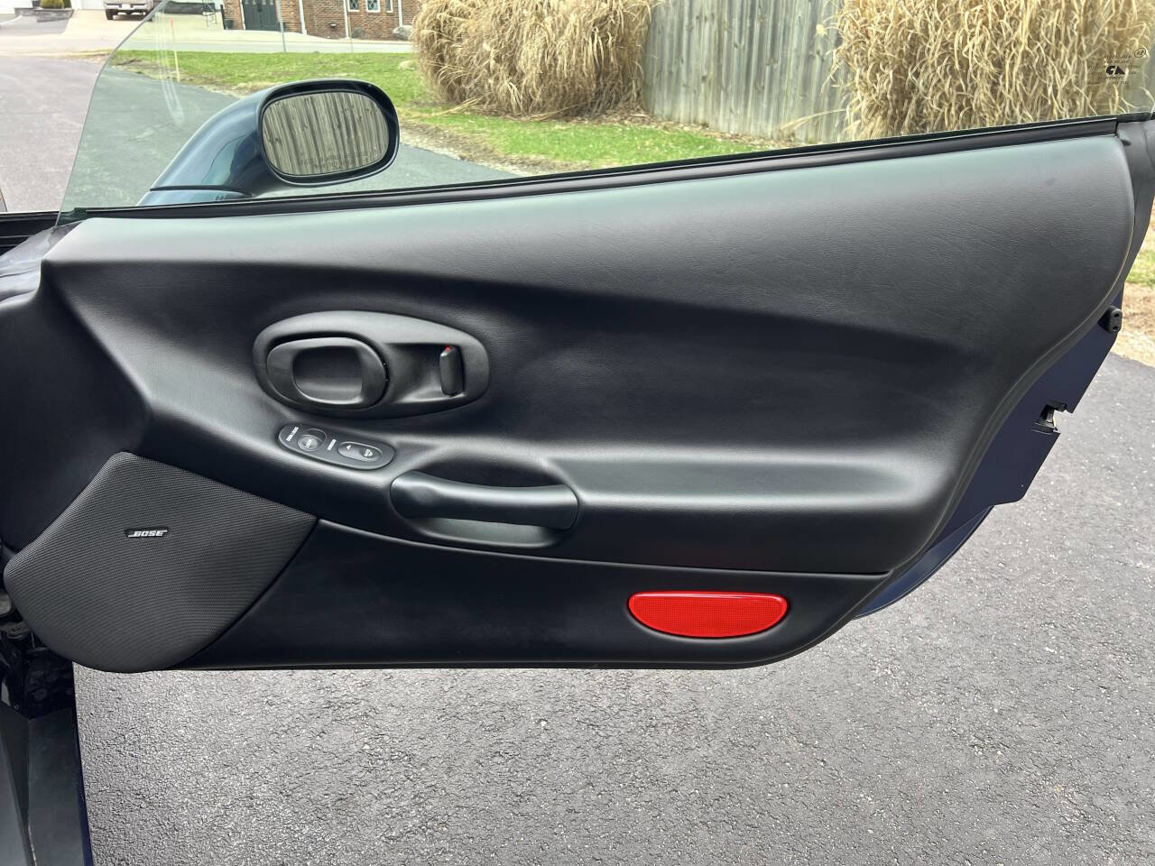 Used 2001 Chevrolet Corvette Coupe w/ Preferred Equipment Group1 image 21