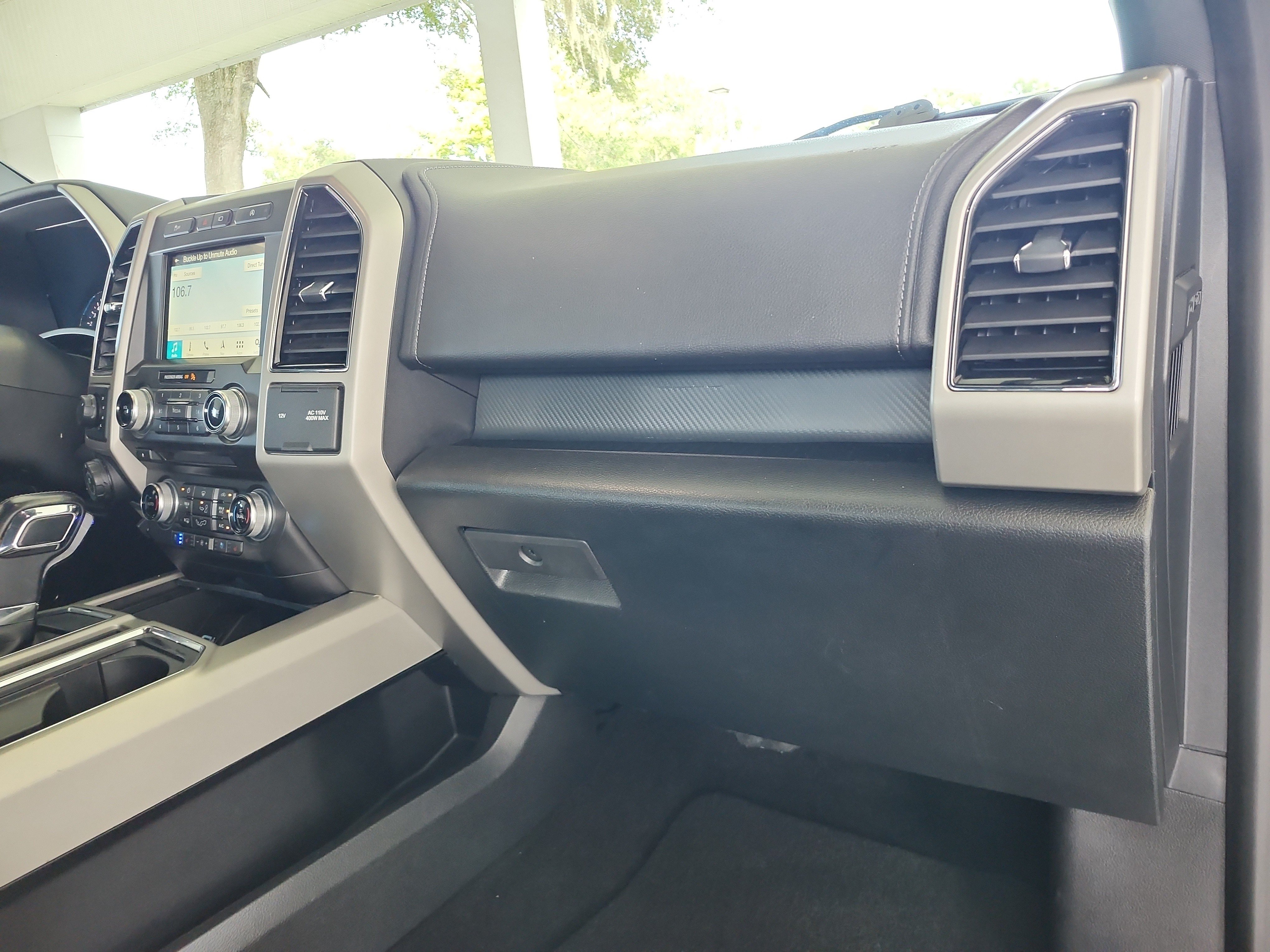 Used 2018 Ford F150 Lariat w/ Equipment Group 502A Luxury AWD/4WD image 22